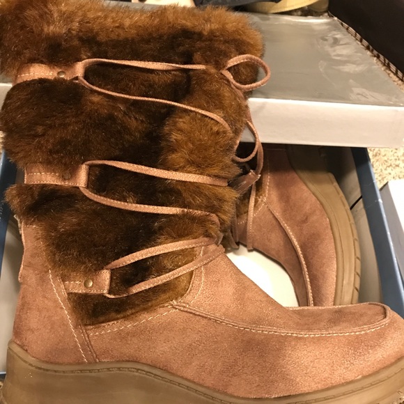 Fur boots - Picture 1 of 1